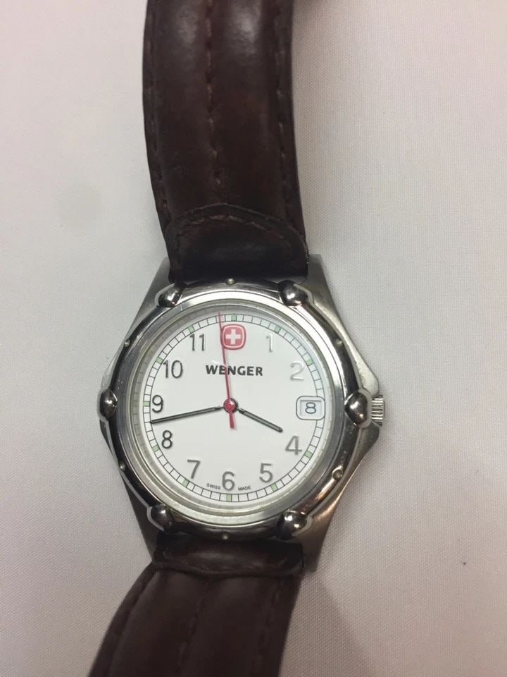 WENGER 7010X STAINLESS STEEL WATCH QUARTZ 35MM (1 of 2)