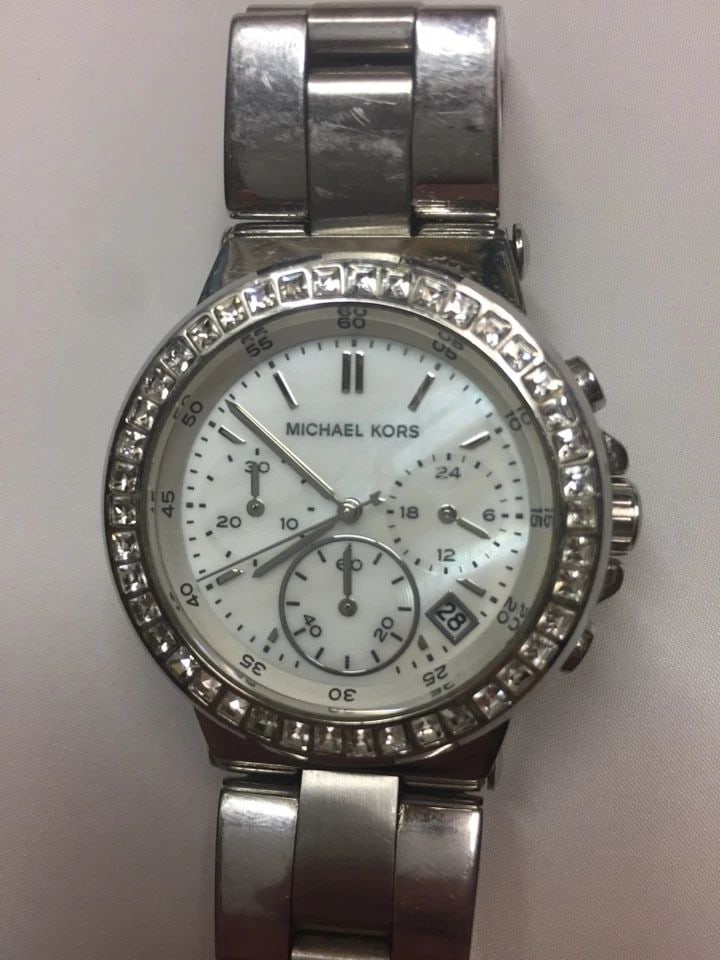 MICAHEL KORS STAINLESS STEEL CHRONOGRAPH WATCH MK5585 (1 of 2)