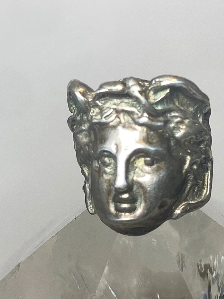 FACE RING SIZE 5.25 ART DECO STERLING SILVER FACE WITH BIRDS: FACE RING SIZE 5.25 ART DECO STERLING SILVER FACE WITH BIRDS Face ring size 5.25 Art Deco sterling silver face with birds I leave the rings unpolished until I sell .. If the buyer wants the ring polis