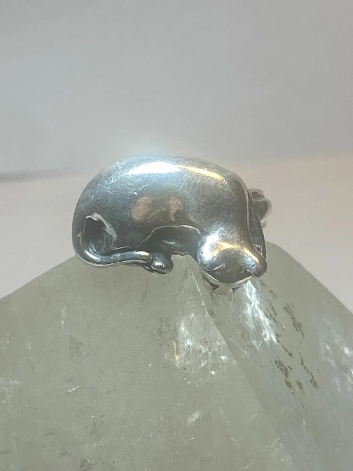 CAT RING SIZE 6.50 YESBERGER KITTEN BAND STERLING SILVER WOMEN GIRLS: CAT RING SIZE 6.50 YESBERGER KITTEN BAND STERLING SILVER WOMEN GIRLS Cat ring Yesberger kitten band sterling silver women girls Size 6.50 Between a size 6.50 and a size 6.75 Weight 14.6g Length 5/8" T