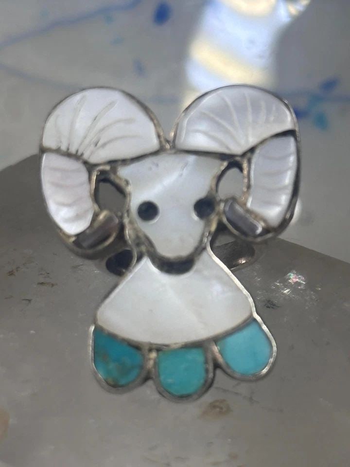 RAM RING BY JOE ZUNIE ZUNI LEAF FEATHER TURQUOISE MOP SIZE 5 STERLING SILVER WOM: RAM RING BY JOE ZUNIE ZUNI LEAF FEATHER TURQUOISE MOP SIZE 5 STERLING SILVER WOM Ram ring Zuni Joe Zunie Turquoise Mother or Pearl leaf feather size 5 sterling silver women men Size 5 Between a size 4