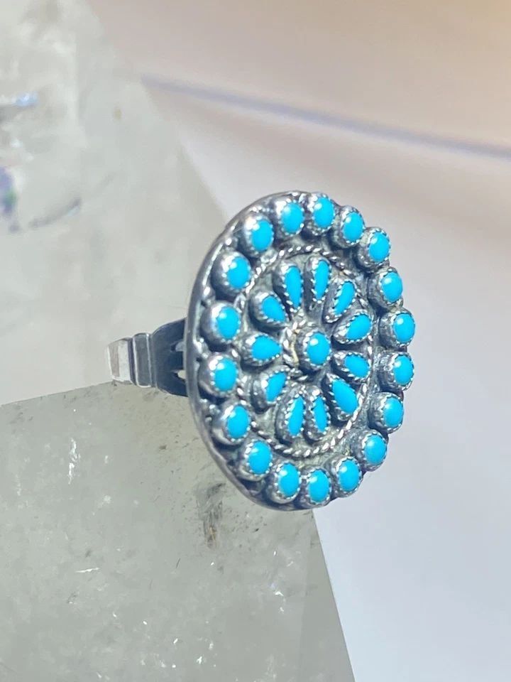 ZUNI RING SIZE 4.75 TURQUOISE SOUTHWEST PETITE POINT PINKY STERLING SILVER: ZUNI RING SIZE 4.75 TURQUOISE SOUTHWEST PETITE POINT PINKY STERLING SILVER Zuni ring turquoise southwest petite point pinky sterling silver Size 4.75 Between a size 4.75 and a size 5 Weight 2g Length.