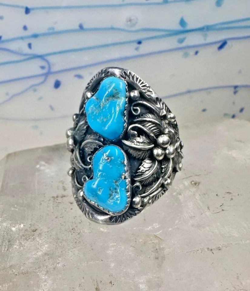 NAVAJO RING TURQUOISE CIGAR BAND LEAF LEAVES SIZE 12.50 STERLING SILVER WOMEN ME: NAVAJO RING TURQUOISE CIGAR BAND LEAF LEAVES SIZE 12.50 STERLING SILVER WOMEN ME Navajo ring Turquoise cigar band Leaf leaves size 12.50 sterling silver women men Size 12.50 Weight 13.6g Length. 1 3/8