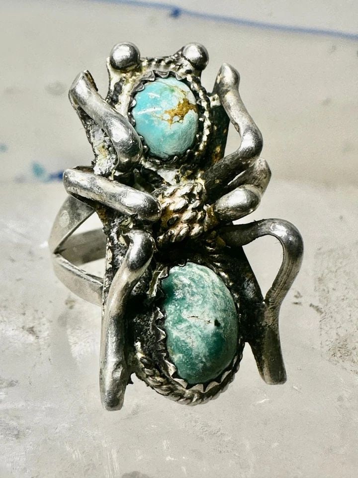NAVAJO ANT RING TURQUOISE BUG INSECT SIZE 4.2 LEAVES BAND STERLING SILVER WOMEN: NAVAJO ANT RING TURQUOISE BUG INSECT SIZE 4.2 LEAVES BAND STERLING SILVER WOMEN Navajo ant ring bug insect turquoise size 4.25 leaves band sterling silver women girls Size 4.25 Weight 3.2g Length 1 1/