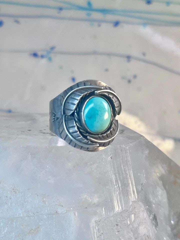 NAVAJO RING TURQUOISE WIDE BAND LEAVES SIZE 10.7 SOUTHWEST STERLING SILVER WOMEN: NAVAJO RING TURQUOISE WIDE BAND LEAVES SIZE 10.7 SOUTHWEST STERLING SILVER WOMEN Navajo Ring Turquoise wide band leaves size 10.7 southwest sterling silver women men Size 10.75 Weight 14.2g Length. 7/