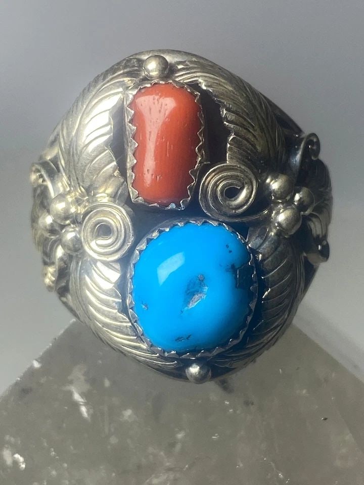 TURQUOISE RING CORAL NAVAJO LEAVES SOUTHWEST WOMEN MEN: TURQUOISE RING CORAL NAVAJO LEAVES SOUTHWEST WOMEN MEN Turquoise ring coral Navajo leaves southwest women men Size 15.25 Weight 13.5g Width 1 1/8" Thinnest part of band. 3/16"