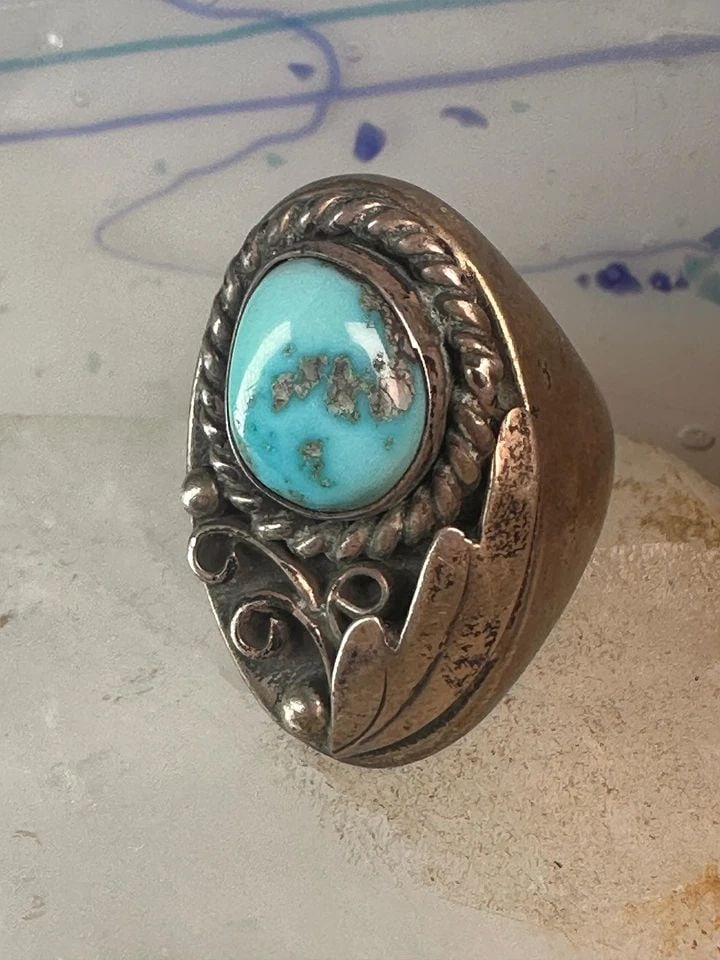 HEAVY NAVAJO RING TURQUOISE SIZE 7.75 STERLING SILVER MEN WOMEN: HEAVY NAVAJO RING TURQUOISE SIZE 7.75 STERLING SILVER MEN WOMEN Heavy Navajo ring turquoise size 7.75 sterling silver men women Size 8.75 Between a size 8.75 and a size 9 Weight 36.9g length 1 1/4" Wi