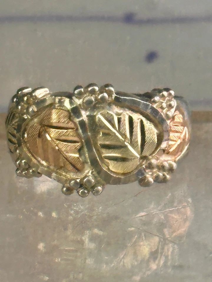BLACK HILLS GOLD WEDDING RING LEAVES BAND SIZE 8.25 STERLING SILVER WOMEN MEN (1 of 2)