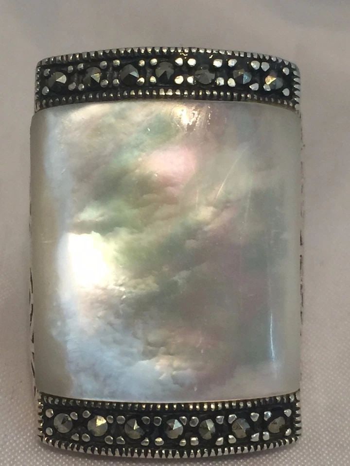 VINTAGE STERLING SILVER LARGE RECTANGULAR MOP MARCASITES ART DECO RING SIZE 7.5: VINTAGE STERLING SILVER LARGE RECTANGULAR MOP MARCASITES ART DECO RING SIZE 7.5 Vintage Sterling Silver Large Rectangular Mother of Pearl & Marcasites Ring Signed PK Size 7.50 Weight 13.9g Length 1 3/