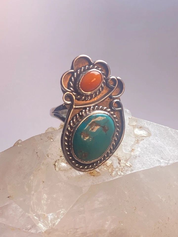 TURQUOISE RING SIZE 10 CORAL SOUTHWEST STERLING SILVER WOMEN: TURQUOISE RING SIZE 10 CORAL SOUTHWEST STERLING SILVER WOMEN Turquoise ring coral southwest sterling silver women girls Size 10 Between a size 10 and a size 10.25 Weight 9.6g Length. 1. 1/2" Width. 7/