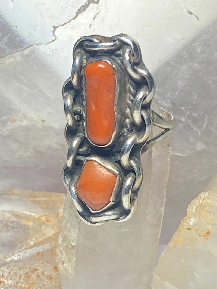 CORAL RING 6 SIZE LONG SOUTHWEST STERLING SILVER WOMEN: CORAL RING 6 SIZE LONG SOUTHWEST STERLING SILVER WOMEN Coral ring southwestern long sterling silver women Size. 6 Between and size 6 and a size 6.2 Weight 5g Length. 1 3/8" Width. 5/8" Narrow