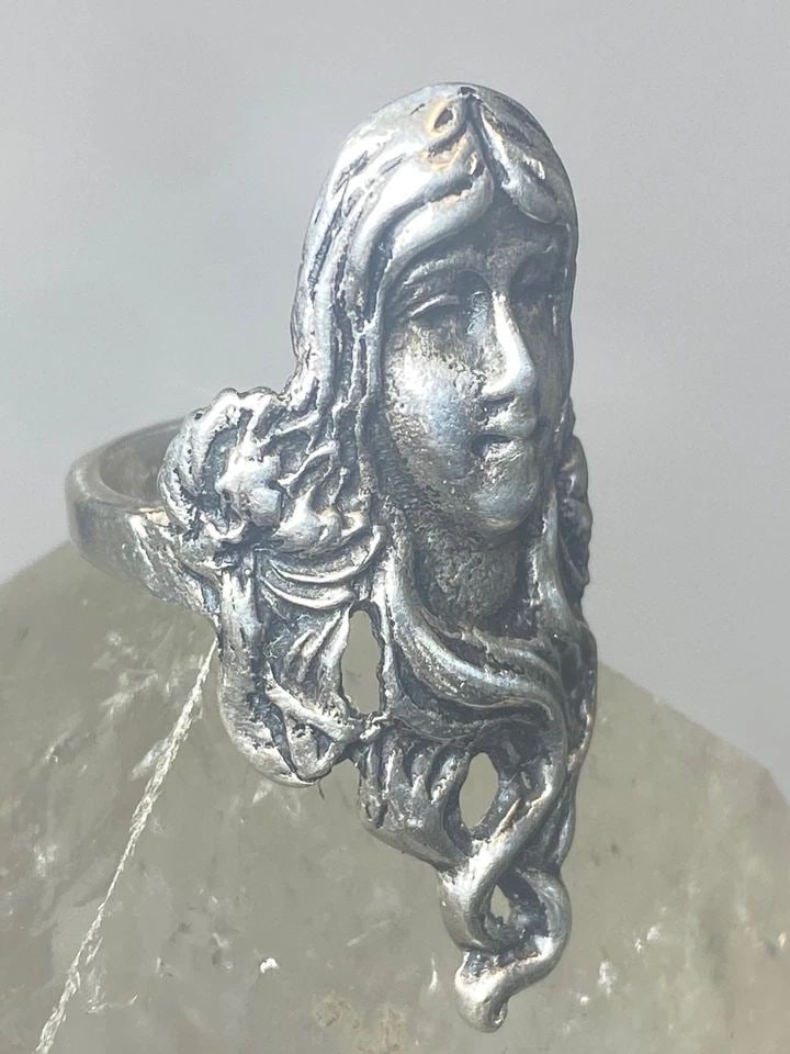 FACE RING FLOWING HAIR ART NOUVEAU SIZE 6 BAND STERLING SILVER: FACE RING FLOWING HAIR ART NOUVEAU SIZE 6 BAND STERLING SILVER Face ring flowing hair Art Nouveau size 6 band sterling silver I leave the rings unpolished until I sell .. If the buyer wants the ring p