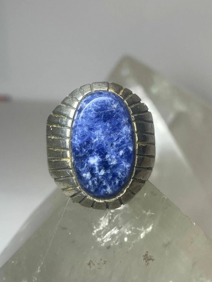 BLUE LAPIS? SODALITE RING SIZE 12.75 SOUTHWEST STERLING SILVER WOMEN MEN: BLUE LAPIS? SODALITE RING SIZE 12.75 SOUTHWEST STERLING SILVER WOMEN MEN Blue Lapis? sodalite ring southwest sterling silver women men Size 12.75 Weight 20.2g Length. 1" Width. 1/2" Thinnest part 1/4"