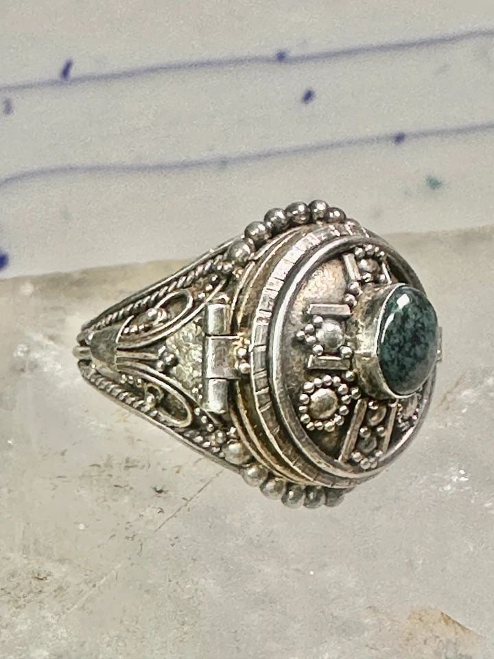 POISON RING SIZE 7 RELIGIOUS CROSS STONE STERLING SILVER WOMEN GIRLS (1 of 2)