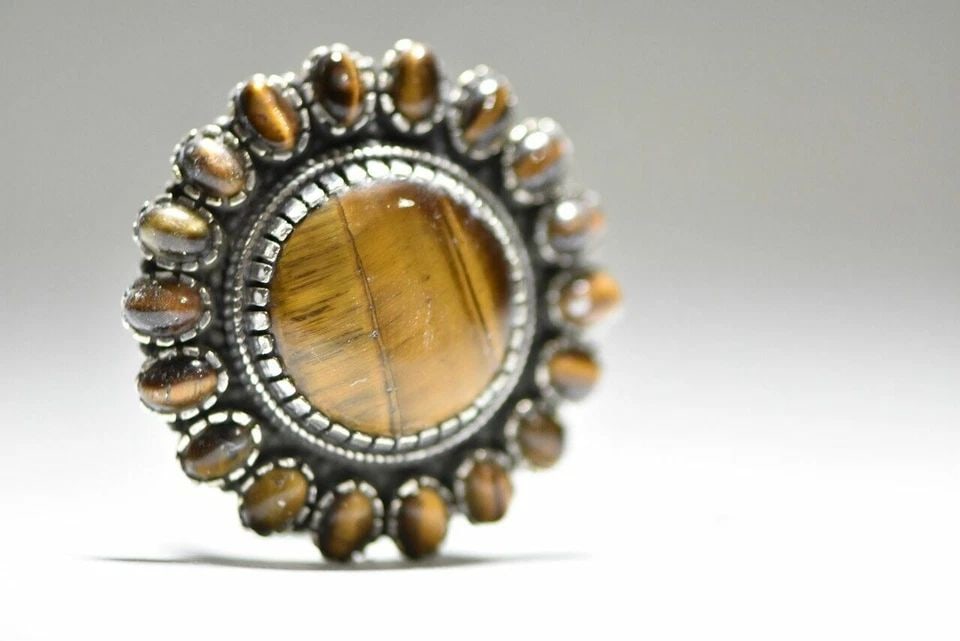 TIGER EYE RING FLOWER BOHO TRIBAL BIG ROUND STERLING SILVER WOMEN SIZE 7: TIGER EYE RING FLOWER BOHO TRIBAL BIG ROUND STERLING SILVER WOMEN SIZE 7 Tiger Eye ring Boho flower tribal Big round sterling silver women Size 7 Weight 22.2g Widest part of ring 1 1/2" Thinnest part 