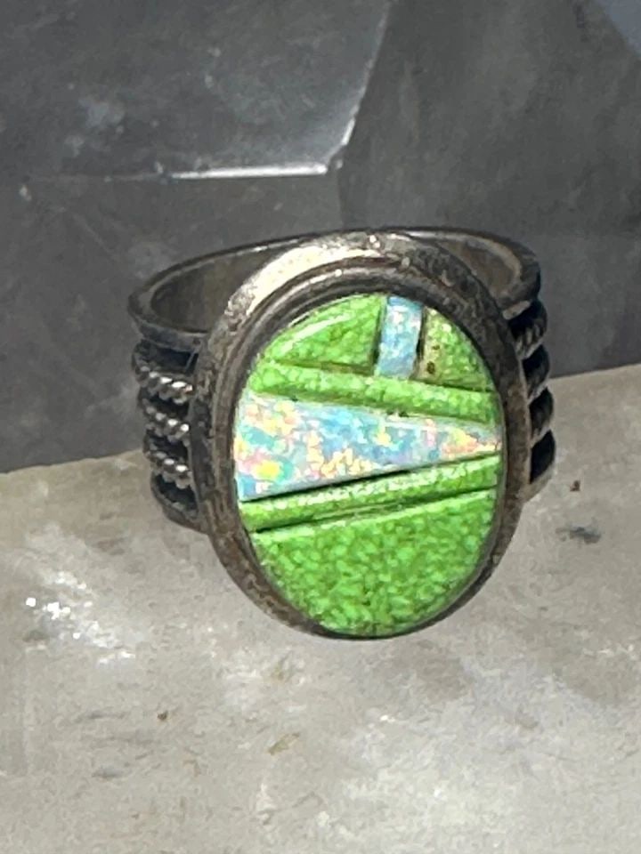 ZUNI RING LAB OPAL BAND SIZE 6 SOUTHWEST STERLING SILVER WOMEN: ZUNI RING LAB OPAL BAND SIZE 6 SOUTHWEST STERLING SILVER WOMEN Zuni ring lab opal band size 6 southwest sterling silver women Size 6 Weight 7.9g Length. 3/4" Width 1/2" Thinnest part 3/8"