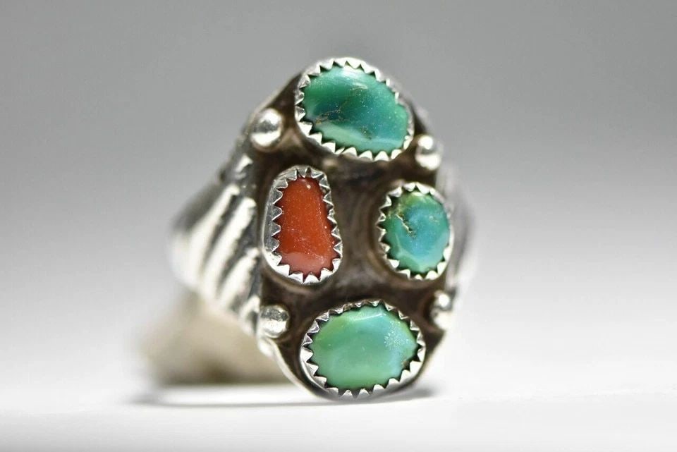 TURQUOISE RING CORAL NAVAJO TRIBAL SOUTHWEST STERLING SILVER MEN SIZE 9.75: TURQUOISE RING CORAL NAVAJO TRIBAL SOUTHWEST STERLING SILVER MEN SIZE 9.75 Turquoise ring coral Navajo tribal southwest sterling silver men Size 9.75 Weight 12.5g Widest part of band 1" Thinnest part 