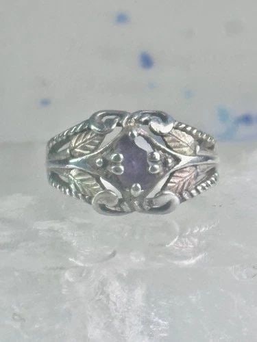 BLACK HILLS GOLD RING WEDDING BAND AMETHYST LEAVES SIZE 8 STERLING SILVER WOMEN: BLACK HILLS GOLD RING WEDDING BAND AMETHYST LEAVES SIZE 8 STERLING SILVER WOMEN Black Hills Gold ring wedding band amethyst eaves size 8 sterling silver women Size 8 Weight. 5.4g Width 1/2" Thinnest p