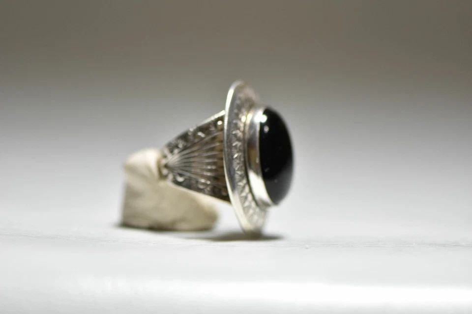 NAVAJO ONYX RING SOUTHWEST WOMEN STERLING SILVER SIGNED QT SIZE 5.75 (1 of 1)