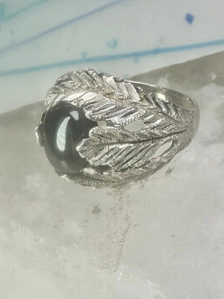 VINTAGE BLACK HILLS GOLD RING ONYX LEAVES SIZE 6.25 STERLING SILVER WOMEN: VINTAGE BLACK HILLS GOLD RING ONYX LEAVES SIZE 6.25 STERLING SILVER WOMEN Vintage Black Hills Gold ring onyx leaves size 6.25 sterling silver women Signed and Hard to see Size 6.25 Weight 6.2g Length 