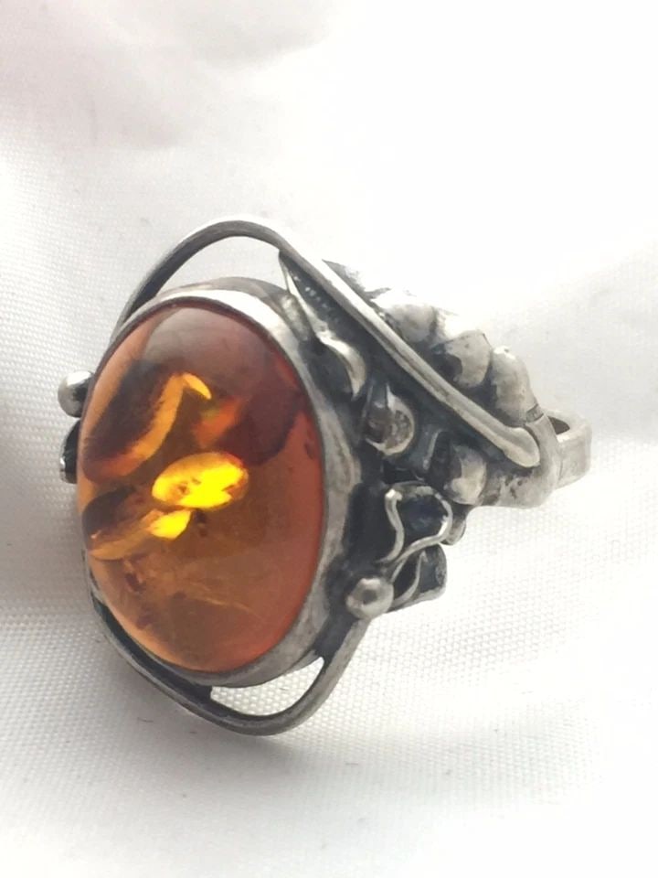 VINTAGE AMBER RING WITH FLOWER LEAVES ART NOUVEAU SIZE 8 6.4G (1 of 2)