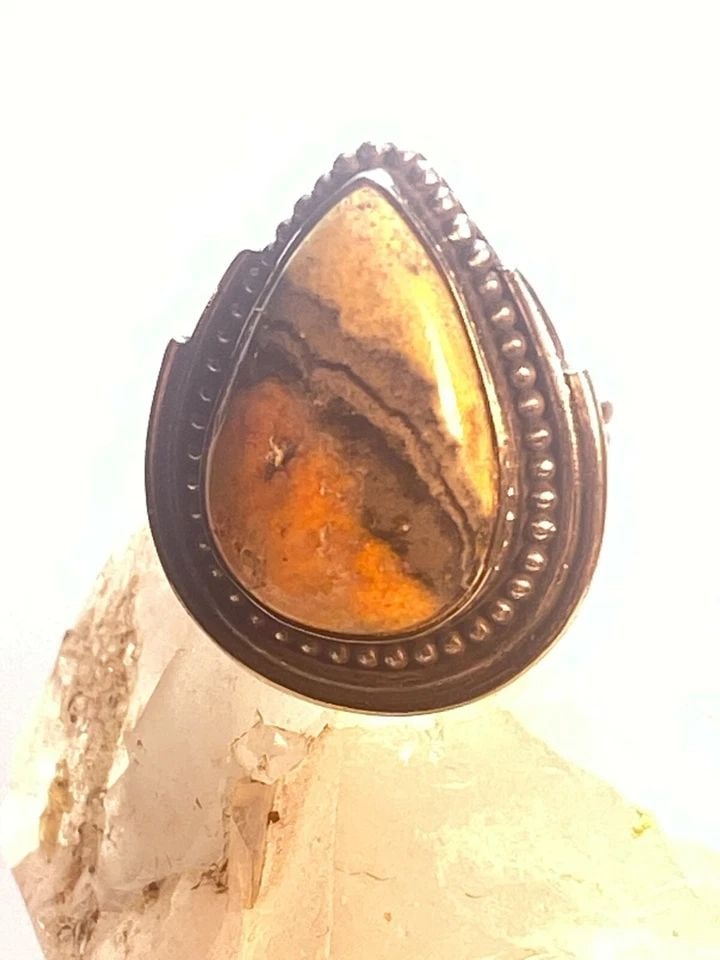 BUMBLEBEE JASPER RING SIZE 6.75 SOUTHWEST STERLING SILVER WOMEN GIRLS: BUMBLEBEE JASPER RING SIZE 6.75 SOUTHWEST STERLING SILVER WOMEN GIRLS Bumblebee jasper ring southwest sterling silver women girls Size 6.75 Between a size 6.75 and a size 7 Weight 10.2g Height. 1. 1/4