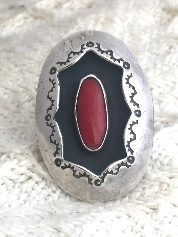 NAVAJO CORAL SHADOW BOX RING SIZE 5.5 VINTAGE STERLING SILVER (1 of 2)