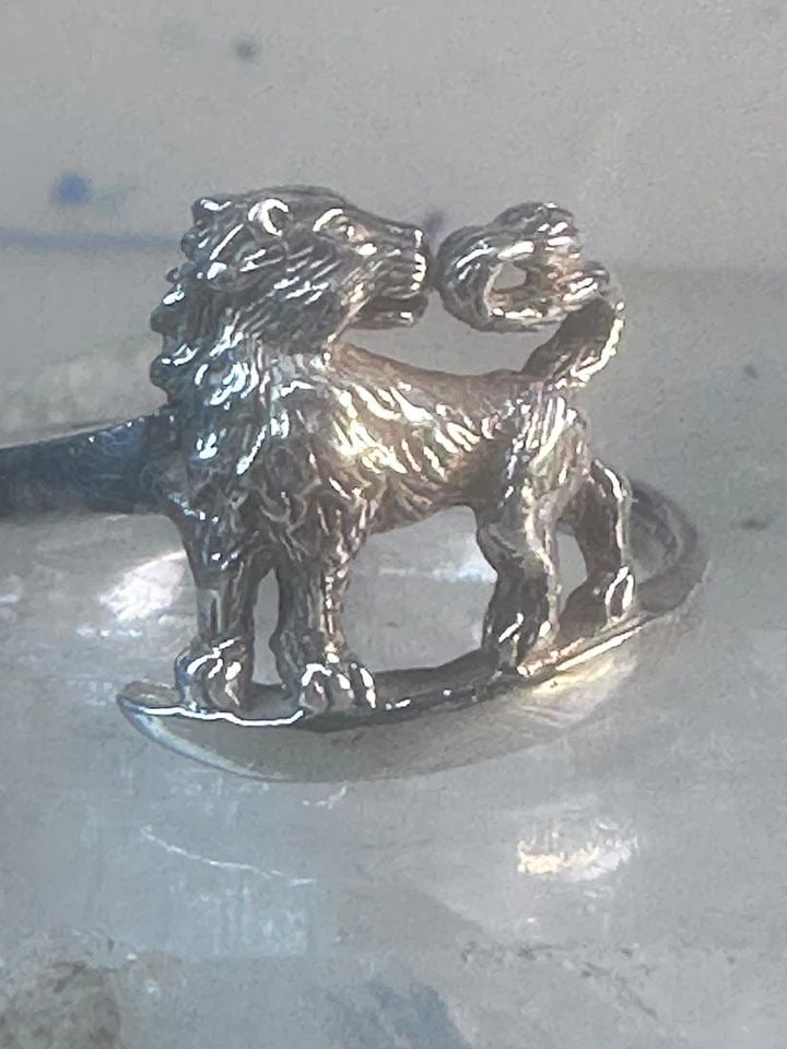 VINTAGE LION RING ANIMAL BAND SIZE 7.75 STERLING SILVER WOMEN (1 of 1)