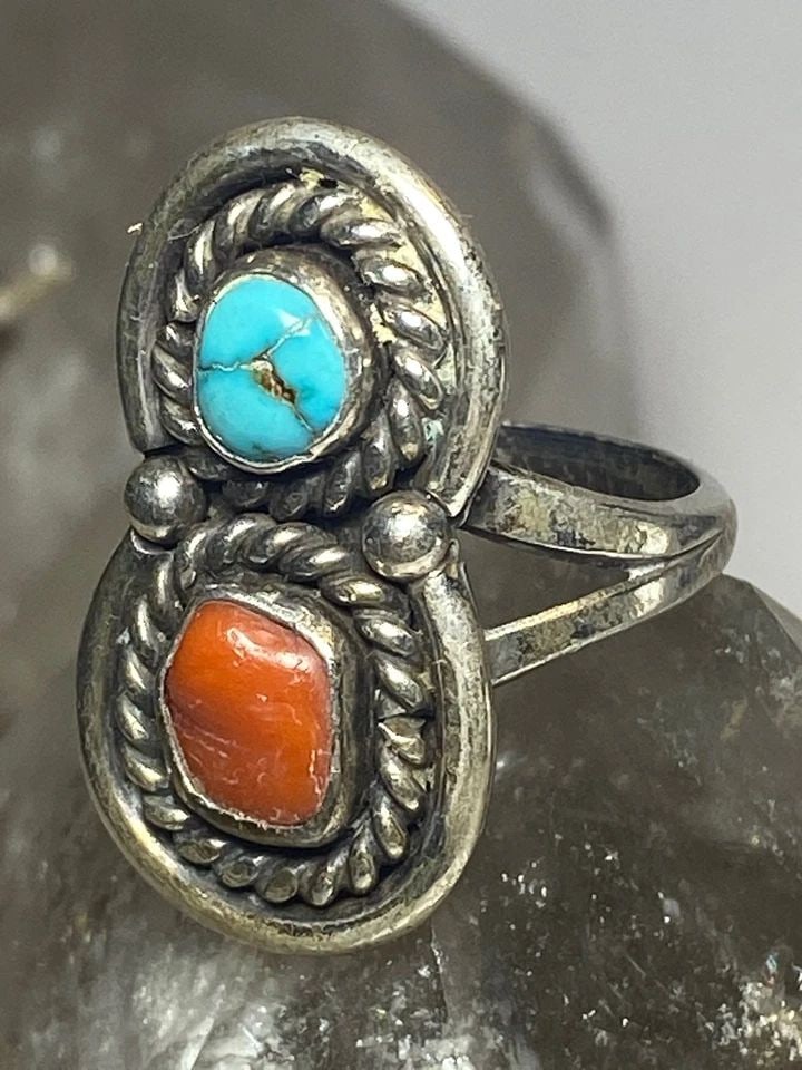 TURQUOISE RING CORAL SIZE 7.50 NAVAJO STERLING SILVER WOMEN: TURQUOISE RING CORAL SIZE 7.50 NAVAJO STERLING SILVER WOMEN Turquoise ring coral size 7.50 Navajo sterling silver women Size 7.50 Between a size 7.50 and a size 7.75 Weight 7.4g Length 1. 1/8" Width. 