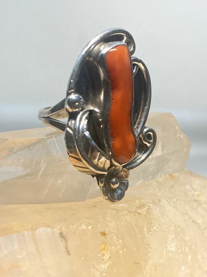 LONG CORAL RING SIZE 6 SQUASH BLOSSOM STERLING SILVER NAVAJO SOUTHWEST WOMEN GIR: LONG CORAL RING SIZE 6 SQUASH BLOSSOM STERLING SILVER NAVAJO SOUTHWEST WOMEN GIR Long coral ring squash blossom Navajo sterling silver southwest women girls Size 6 Weight 6.6g Length. 1 1/4" Width 7/8