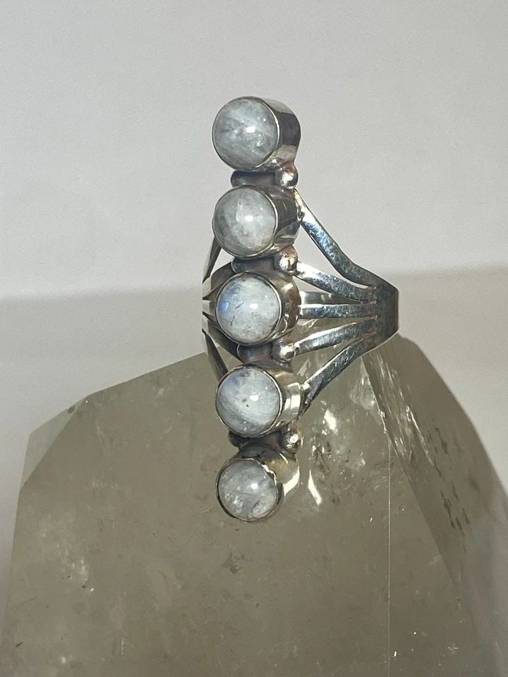 LONG MOONSTONE RING SOUTHWEST STERLING SILVER BAND WOMEN GIRLS: LONG MOONSTONE RING SOUTHWEST STERLING SILVER BAND WOMEN GIRLS long moonstone ring southwest sterling silver band women girls Size 7.75 Weight 7.6g Length 1 1/2" Width 1/4" Thinnest part of band 1/8"