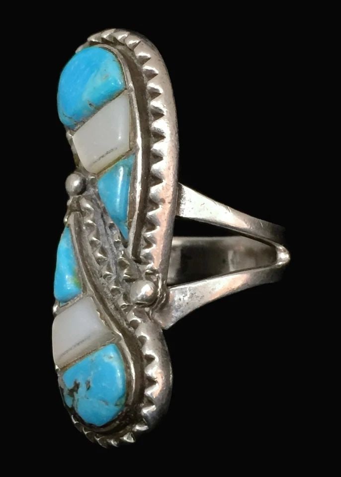 VINTAGE STERLING SILVER TURQUOISE SOUTHWEST RING W INLAID STONES SIZE 6.7 10.6G: VINTAGE STERLING SILVER TURQUOISE SOUTHWEST RING W INLAID STONES SIZE 6.7 10.6G Vintage Sterling Silver Turquoise and MOP Mother of Pearl Southwest Ring w Inlaid Stones Size 6.7 10.6g Size 6.75 Betwee