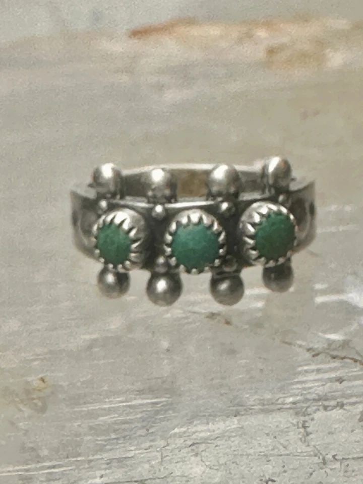 ZUNI RING SIZE 1 TURQUOISE PETITE POINT BAND BABY TINY PINKY STERLING SILVER: ZUNI RING SIZE 1 TURQUOISE PETITE POINT BAND BABY TINY PINKY STERLING SILVER Zuni ring size 1 Turquoise Petite point band baby tiny pinky sterling silver women Size 1 Weight 2.1g Width 3/8" Band in th
