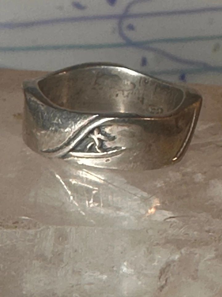 VINTAGE SURFER WAVES RING SIZE 8.75 STERLING SILVER WOMEN GIRLS (1 of 2)