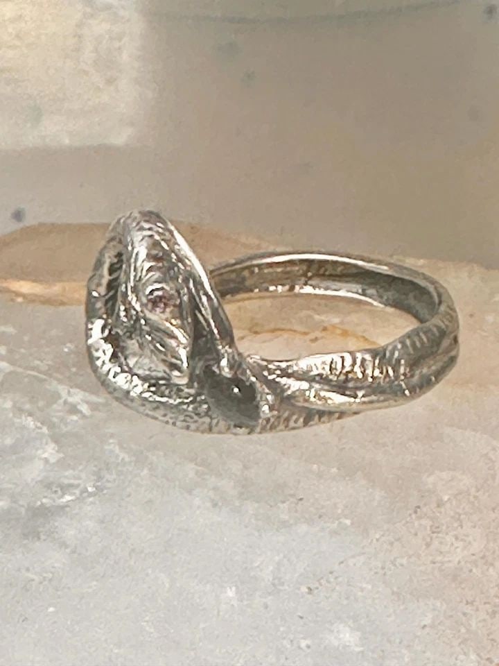 SNAKE RING SIZE 6.50 HOLDING A STONE PROBABLY ONYX PURPLE STONE EYES STERLING SI (1 of 2)