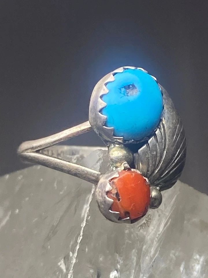 CORAL TURQUOISE RING SOUTHWEST PINKY STERLING SILVER WOMEN GIRL TR: CORAL TURQUOISE RING SOUTHWEST PINKY STERLING SILVER WOMEN GIRL TR Coral turquoise Ring southwest pinky sterling silver women girl d Size 2.25 Between a size 2.25 and a size 2.50 Weight 1.7g Length 5/
