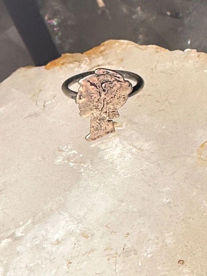 MERCURY DIME RING SIZE 2.50 STERLING SILVER WOMEN: MERCURY DIME RING SIZE 2.50 STERLING SILVER WOMEN Mercury Dime ring size 2.50 sterling silver women The band is sterling silver and the coin is 072% troy ounces of silver The coin is 90% silver and 10