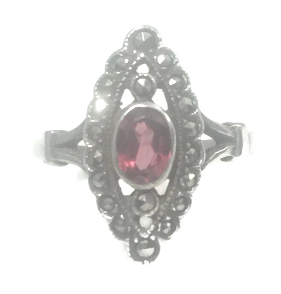 LONG MARCASITE RING ART DECO VINTAGE RED STONE STERLING SILVER SIZE 6.50: LONG MARCASITE RING ART DECO VINTAGE RED STONE STERLING SILVER SIZE 6.50 Long Marcasite Ring Art Deco Style Sterling Silver Ring With Red Stone Size 6.50 Weight 2.8g Widest Part of Ring 3/4" Thinnest 