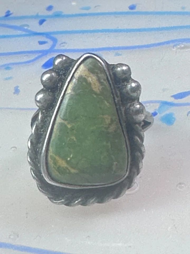 VINTAGE STERLING SILVER NATIVE AMERICAN NAVAJO TURQUOISE RING SIZE 4 5G (1 of 2)
