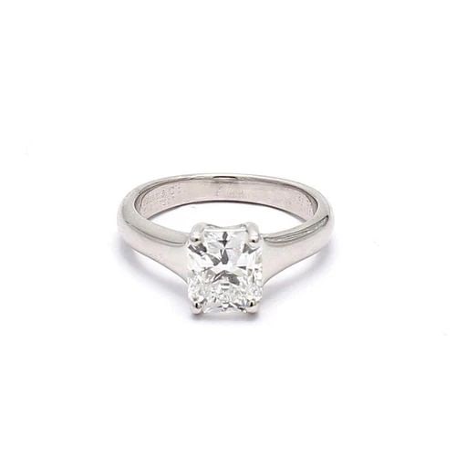 TIFFANY AND CO 1.52 CARAT RADIANT CUT F-VS1 DIAMOND PLATINUM ENGAGEMENT RING: TIFFANY AND CO 1.52 CARAT RADIANT CUT F-VS1 DIAMOND PLATINUM ENGAGEMENT RING Title: Tiffany and Co 1.52 Carat Radiant Cut F-VS1 Diamond Platinum Engagement Ring Style: Engagement Metal: Platinum Gemst