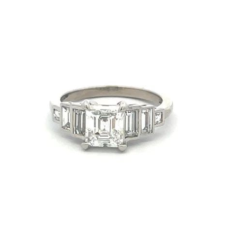 2.27 CARAT ASSCHER CUT AND BAGUETTE SHAPE DIAMOND PLATINUM ENGAGEMENT RING: 2.27 CARAT ASSCHER CUT AND BAGUETTE SHAPE DIAMOND PLATINUM ENGAGEMENT RING Title: 2.27 Carat Asscher Cut E VS1 and Baguette Shape E VS1 Diamond Platinum Engagement Ring Style: Engagement Metal: Platin