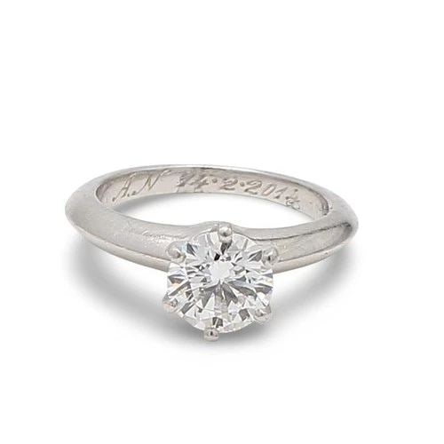 TIFFANY AND CO 1.04 CARAT ROUND BRILLIANT DIAMOND PLATINUM ENGAGEMENT RING: TIFFANY AND CO 1.04 CARAT ROUND BRILLIANT DIAMOND PLATINUM ENGAGEMENT RING Title: Tiffany and Co 1.04 Carat Round Brilliant F-VVS1 Diamond Platinum Engagement Ring Style: Engagement Metal: Platinum Ge