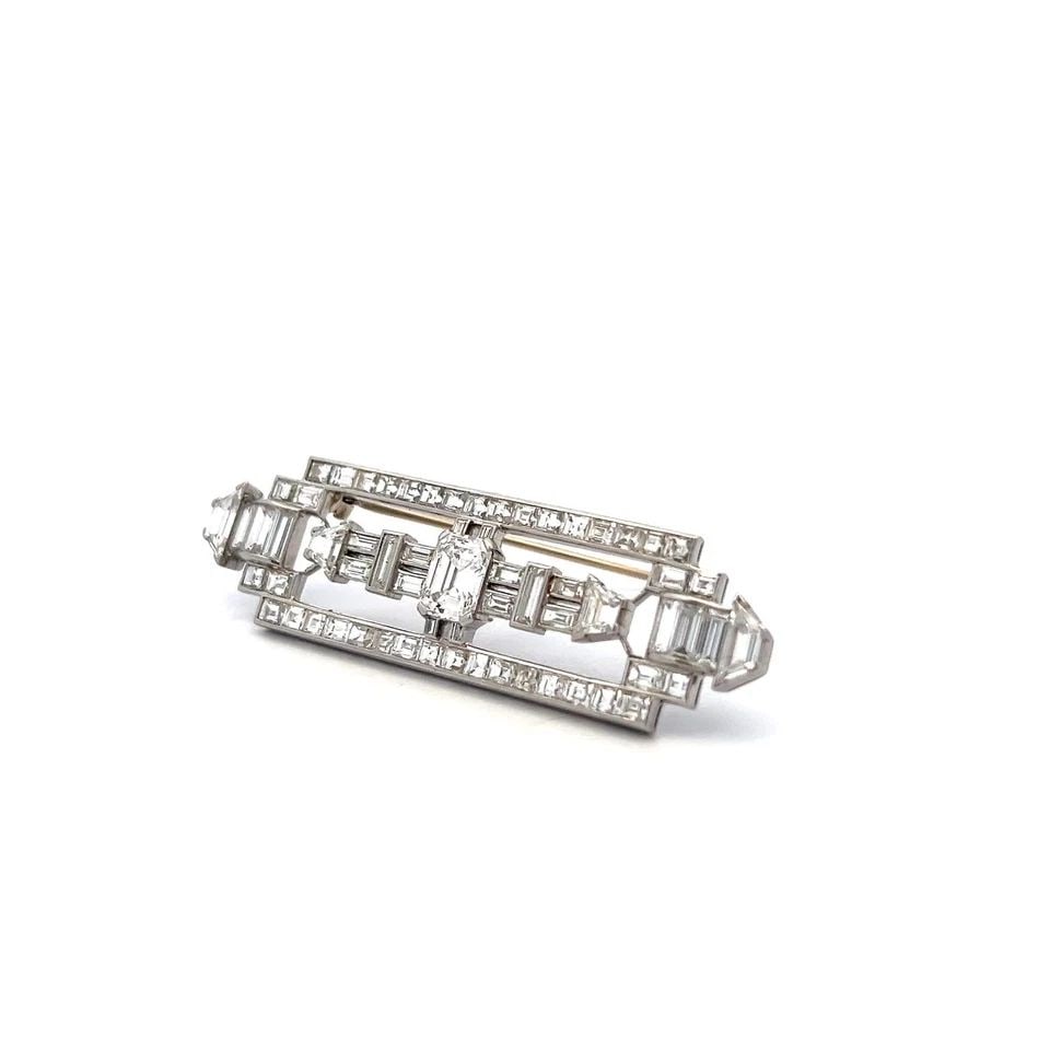 VINTAGE PLATINUM PIN BROOCH WITH 8.8 CARAT MIXED CUT F & G VS DIAMONDS: VINTAGE PLATINUM PIN BROOCH WITH 8.8 CARAT MIXED CUT F & G VS DIAMONDS VINTAGE PLATINUM PIN BROOCH WITH 8.8 CARAT MIXED CUT F & G VS DIAMONDS PRODUCT DESCRIPTION Detailed Description: Vintage Platinum