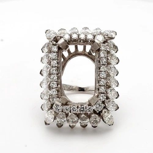 8.22 CARAT MARQUISE & ROUND DIAMOND PLATINUM SEMI-MOUNT RING VINTAGE ESTATE: 8.22 CARAT MARQUISE & ROUND DIAMOND PLATINUM SEMI-MOUNT RING VINTAGE ESTATE Title: This impressive vintage platinum semi-mount ring showcases an extraordinary 8.22 carats of natural diamonds arranged 