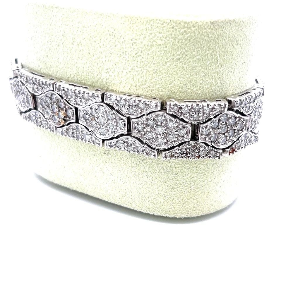 7.67 CARAT ROUND BRILLIANT DIAMOND 14K WHITE GOLD LINK BRACELET: 7.67 CARAT ROUND BRILLIANT DIAMOND 14K WHITE GOLD LINK BRACELET 7.67 Carat Round Brilliant Diamond 14 Karat White Gold Link Bracelet 14k Details Department Unisex Adults Main Stone Diamond Metal White