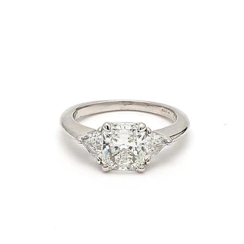 TIFFANY & CO.. 1.13 H-VS2 DIAMOND PLATINUM ENGAGEMENT RING (1 of 2)