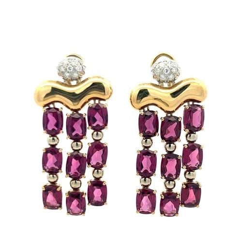 24.50 CARAT RUBE 0.30 CARAT ROUND BRILLIANT DIAMOND 18K YG DANGLING EARRINGS: 24.50 CARAT RUBE 0.30 CARAT ROUND BRILLIANT DIAMOND 18K YG DANGLING EARRINGS Title: 24.50 Carat Cushion Brilliant 0.30 Carat Round Brilliant H VS Diamond 18 Karat Yellow Gold Dangling Earrings Style: 