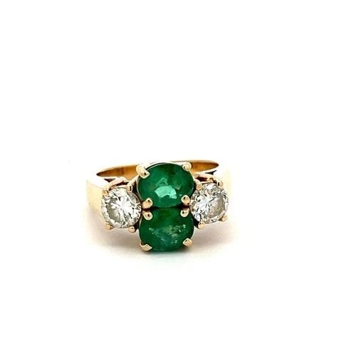 1.50 CARAT EMERALD 0.90 CARAT ROUND DIAMOND 18 KARAT YELLOW GOLD COCKTAIL RING (1 of 1)