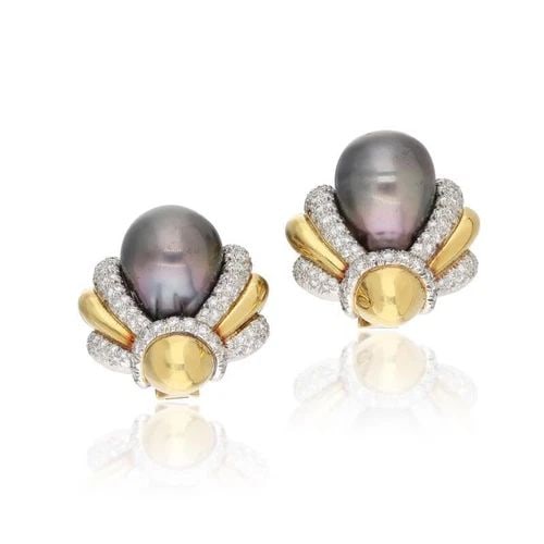 1.41 CARAT ROUND BRILLIANT H-VS1 DIAMOND 18K YG CLUSTER EARRING: 1.41 CARAT ROUND BRILLIANT H-VS1 DIAMOND 18K YG CLUSTER EARRING Title: 1.41 Carat Round Brilliant H-VS1 Diamond 18 Karat Yellow Gold Cluster Earring Style: Cluster Metal: 18 Karat Yellow Gold Gemstone