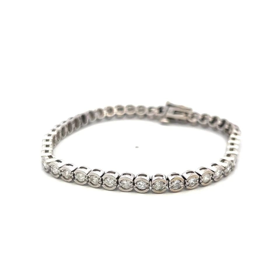 2.60CT ROUND BRILLIANT DIAMOND TENNIS BRACELET IN 14K WHITE GOLD (F SI): 2.60CT ROUND BRILLIANT DIAMOND TENNIS BRACELET IN 14K WHITE GOLD (F SI) Title: 2.60 Carat Round Brilliant F SI Diamond 14 Karat White Gold Tennis Bracelet Style: Tennis Metal: 14 Karat White Gold Gems
